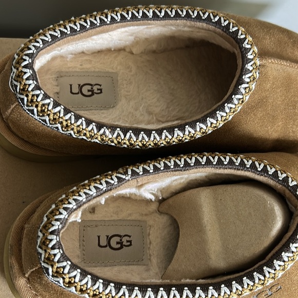 Ugg Tasman embroidered shearling slippers camel FLAW Sz 9 - Picture 9 of 12